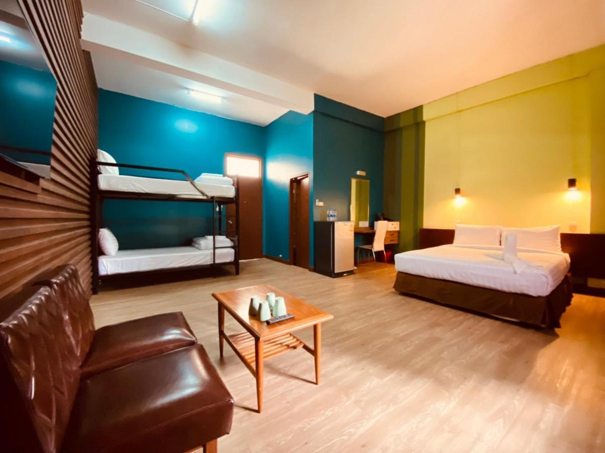 Miami Hotel Бангкок Экстерьер фото