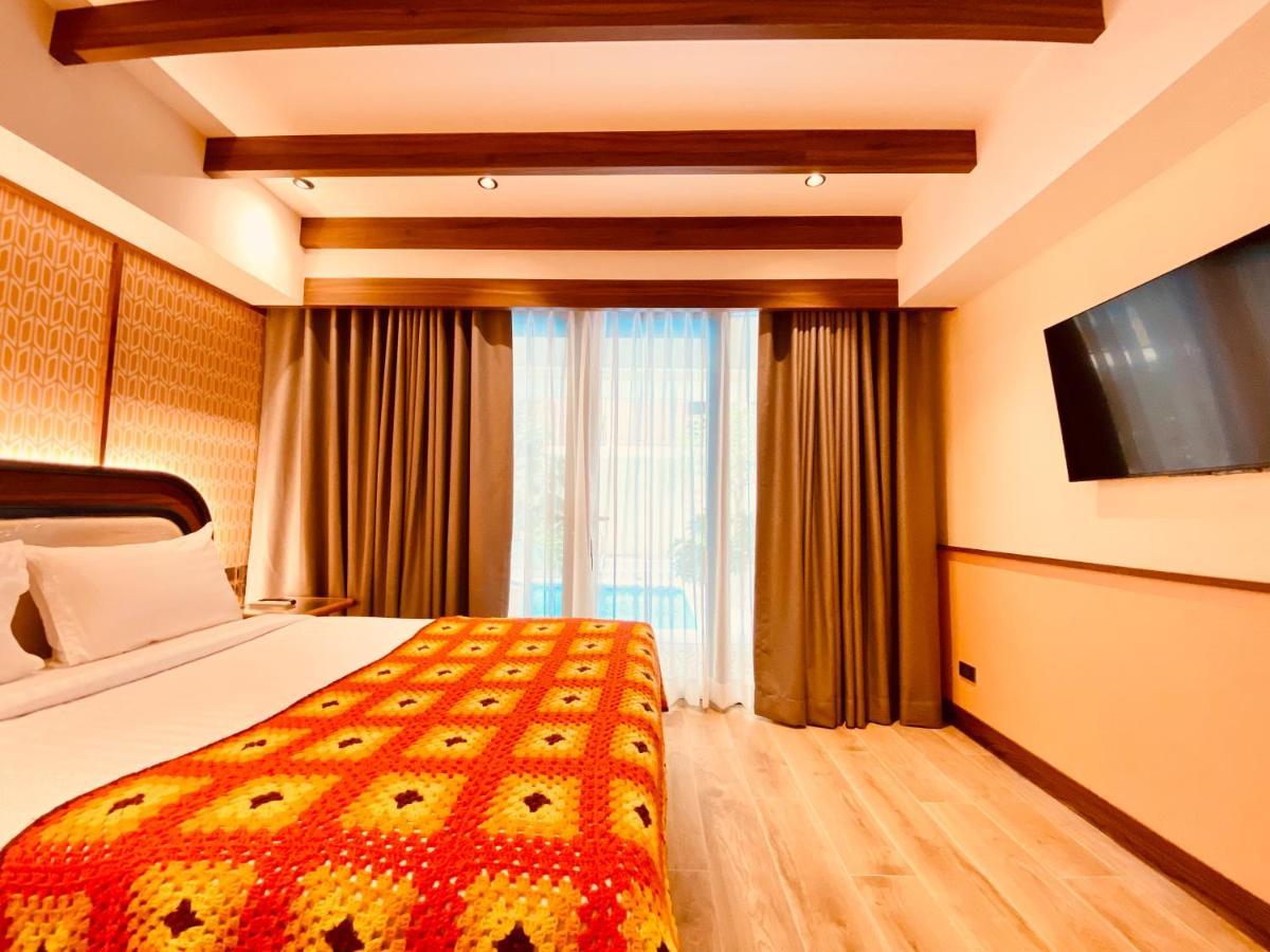 Miami Hotel Бангкок Экстерьер фото