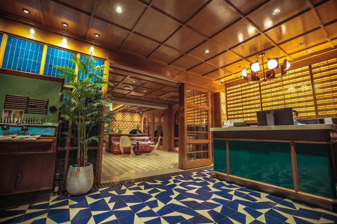 Miami Hotel Бангкок Экстерьер фото