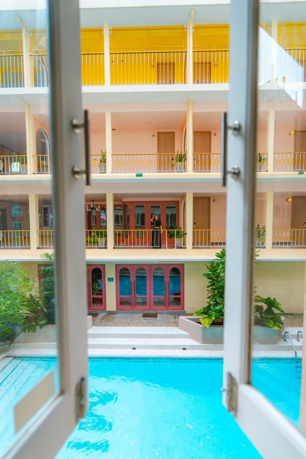 Miami Hotel Бангкок Экстерьер фото