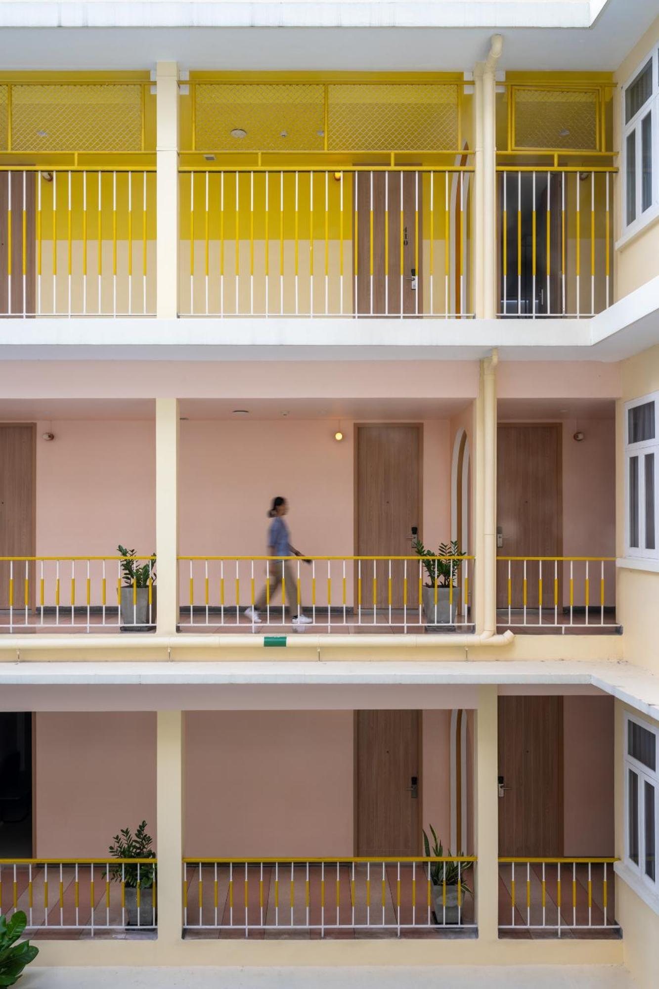 Miami Hotel Бангкок Экстерьер фото