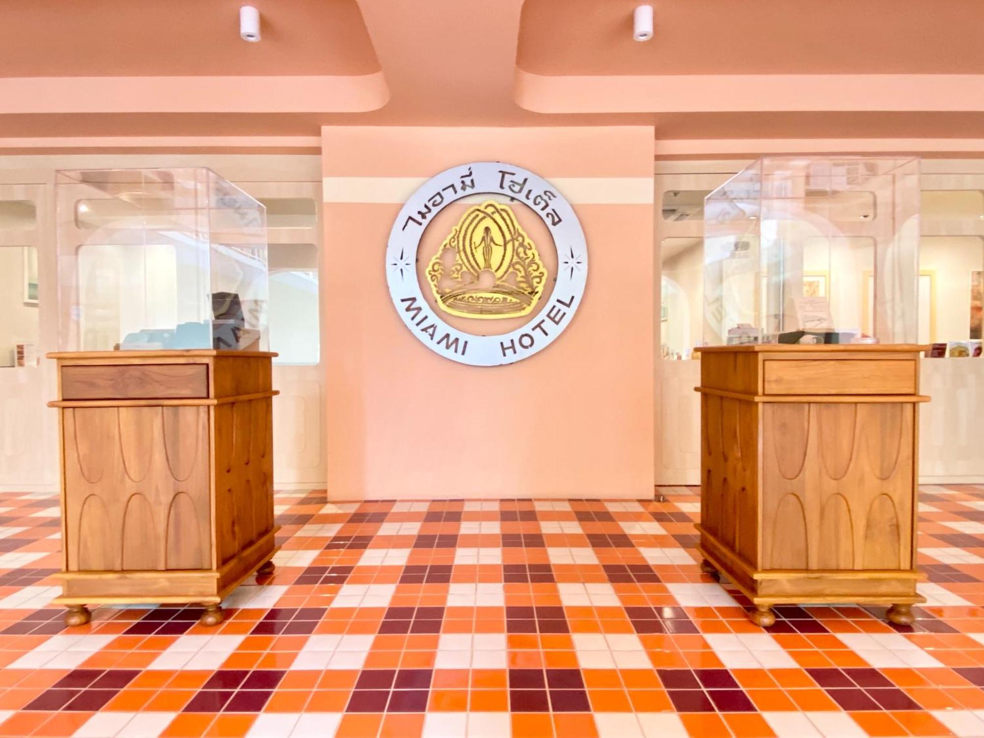 Miami Hotel Бангкок Экстерьер фото