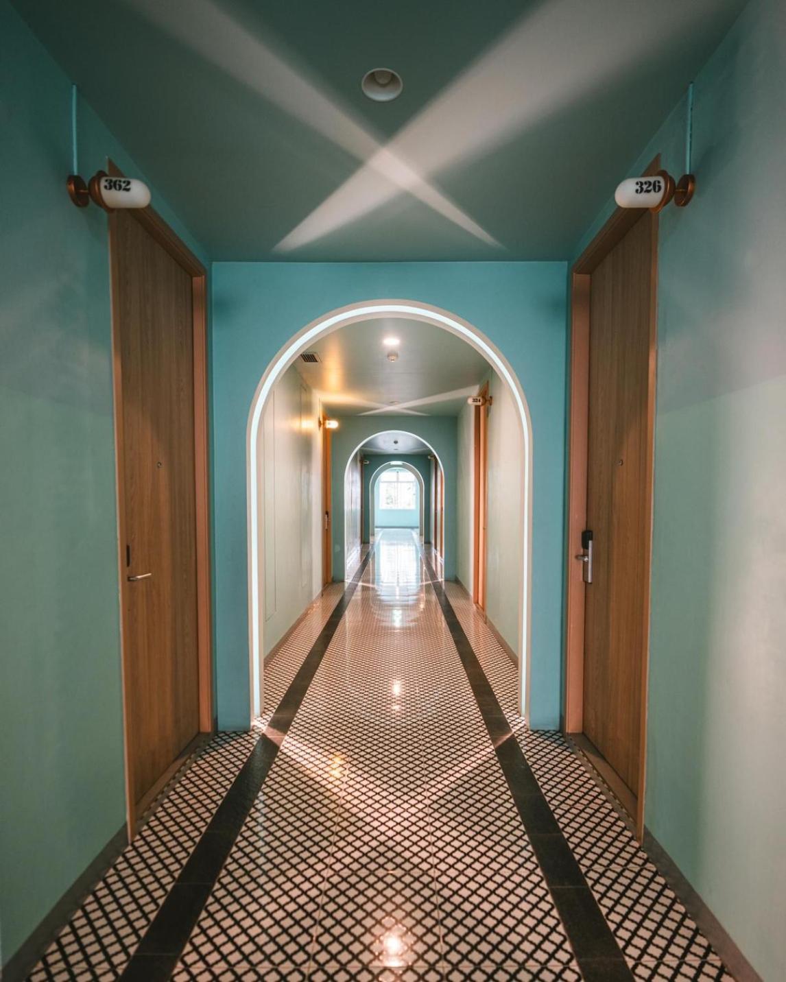 Miami Hotel Бангкок Экстерьер фото