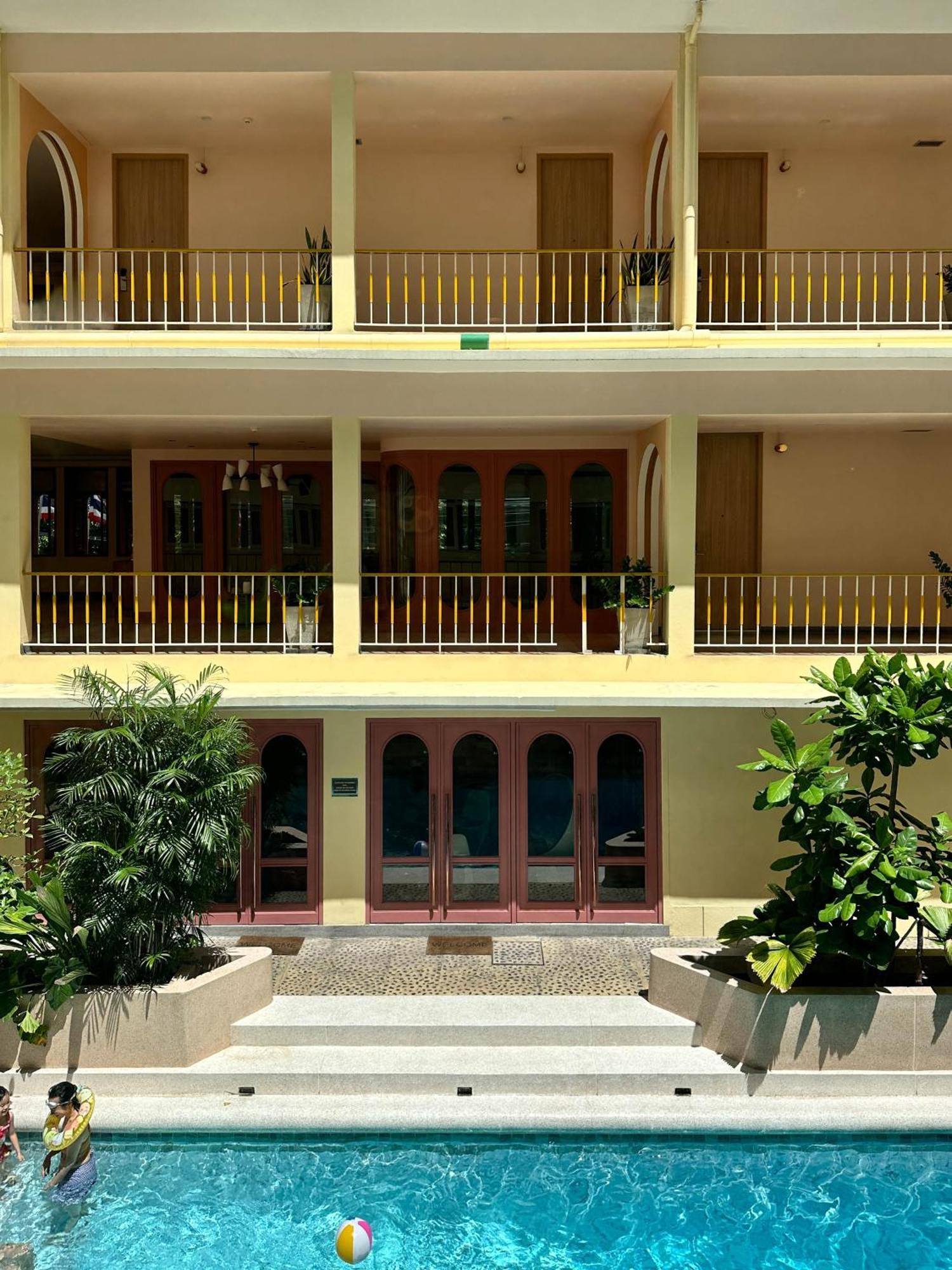 Miami Hotel Бангкок Экстерьер фото
