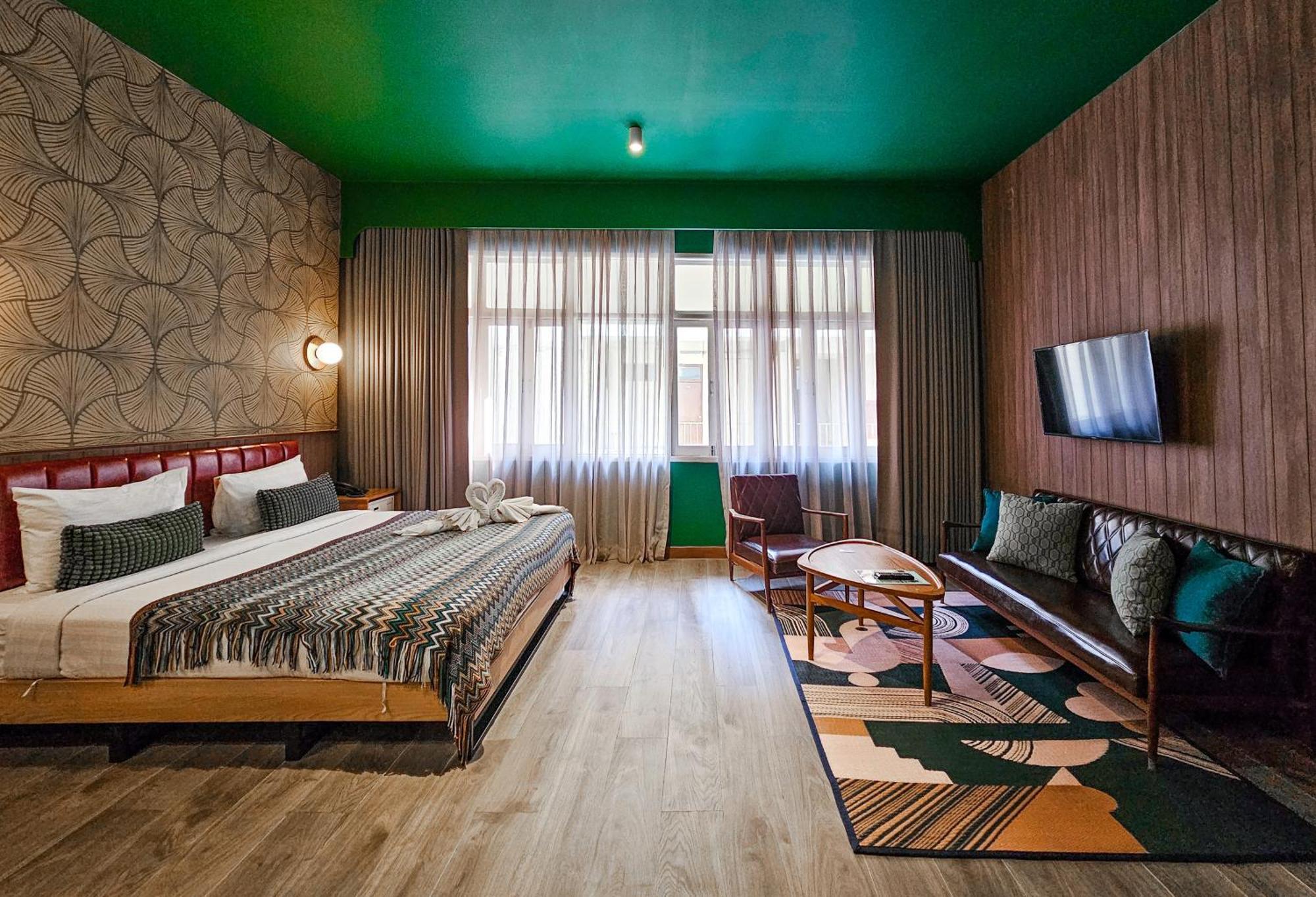 Miami Hotel Бангкок Номер фото